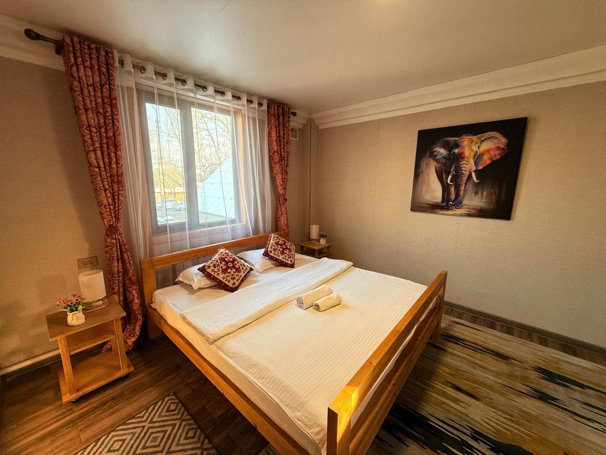 Salamat Hotel Bishkek Exterior foto